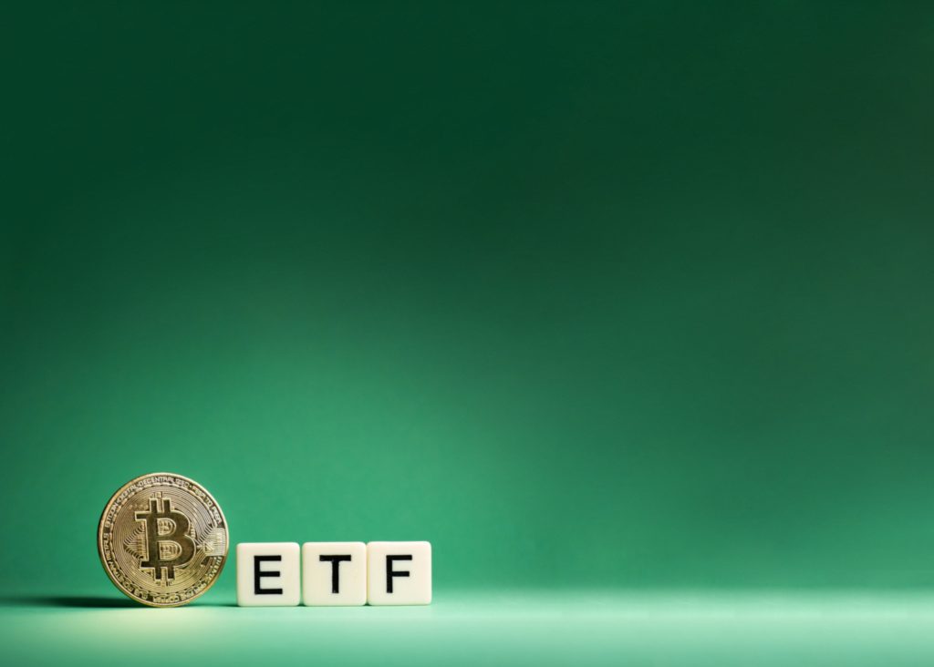 چرا شرکت‌های بزرگ سرمایه‌گذاری برای بیت‌کوین به‌دنبال ETF هستند؟